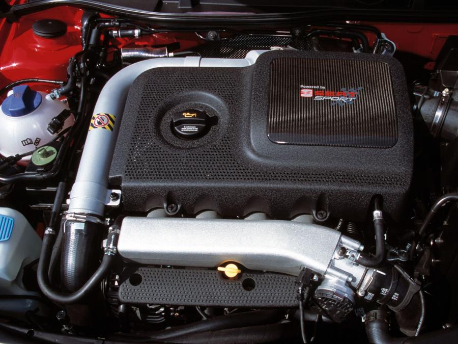 Моторный отсек Seat Leon Cupra R (1M) 2003 года  (фото 2 из 14)